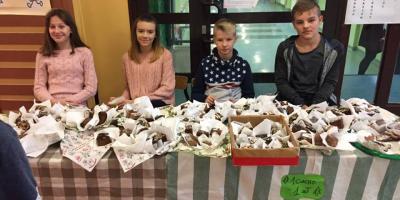 Charytatywny kiermasz ozdób świątecznych