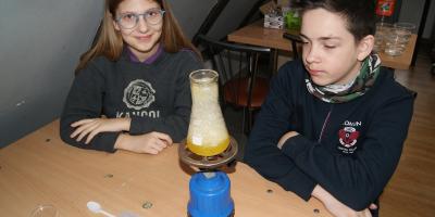 Dzień pełen chemicznych doświadczeń