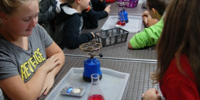 Dzień pełen chemicznych doświadczeń