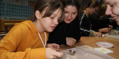 Dzień pełen chemicznych doświadczeń