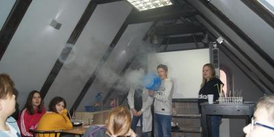 Dzień pełen chemicznych doświadczeń