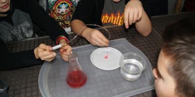 Dzień pełen chemicznych doświadczeń