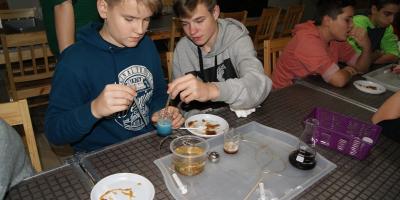 Dzień pełen chemicznych doświadczeń