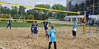 Dziewczęta i chłopcy Mistrzami Kalisza w Plażowej Piłce Siatkowej w ramach Igrzysk Dzieci.