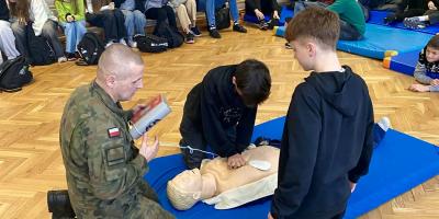 "Edukacja z wojskiem"