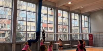 FINAŁ MIASTA KALISZA W PIŁCE SIATKOWEJ DZIEWCZĄT IMS