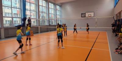 FINAŁ REJONU W PIŁCE SIATKOWEJ DZIEWCZĄT ID