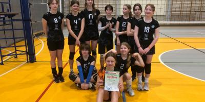 FINAŁ REJONU W PIŁCE SIATKOWEJ DZIEWCZĄT W RAMACH ID