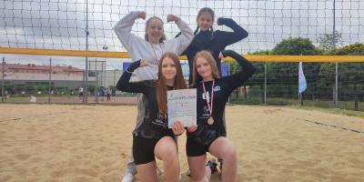 FINAŁ REJONU W PLAŻÓWCE DZIEWCZĄT