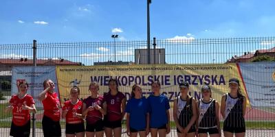 FINAŁ REJONU W PLAŻOWEJ PIŁCE SIATKOWEJ DZIEWCZĄT