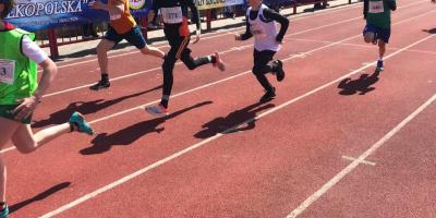 FINAŁ WOJEWÓDZKI W DRUŻYNOWYCH BIEGACH PRZEŁAJOWYCH
