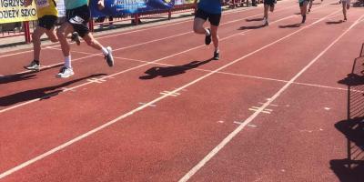 FINAŁ WOJEWÓDZKI W DRUŻYNOWYCH BIEGACH PRZEŁAJOWYCH