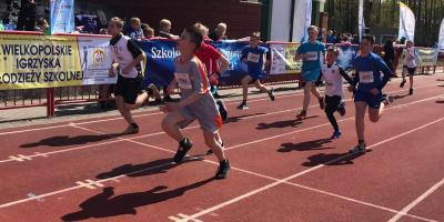 FINAŁ WOJEWÓDZKI W DRUŻYNOWYCH BIEGACH PRZEŁAJOWYCH