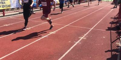 FINAŁ WOJEWÓDZKI W DRUŻYNOWYCH BIEGACH PRZEŁAJOWYCH