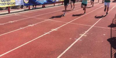 FINAŁ WOJEWÓDZKI W DRUŻYNOWYCH BIEGACH PRZEŁAJOWYCH