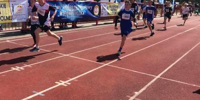 FINAŁ WOJEWÓDZKI W DRUŻYNOWYCH BIEGACH PRZEŁAJOWYCH