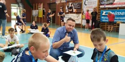 FINAŁ WOJEWÓDZKI W MINISIATKÓWCE CHŁOPCÓW "3" KINDER JOY OF MOVING