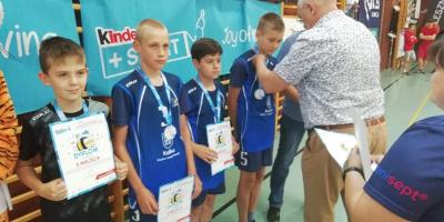 FINAŁ WOJEWÓDZKI W MINISIATKÓWCE CHŁOPCÓW "3" KINDER JOY OF MOVING