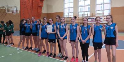 II Miejsce w Mistrzostwach Kalisza Igrzysk Młodzieży Szkolnej Dziewcząt w koszykówce