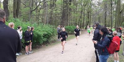MISTRZOSTWA KALISZA W DRUŻYNOWYCH BIEGACH PRZEŁAJOWYCH DZIEWCZĄT I CHŁOPCÓW W RAMACH IMS