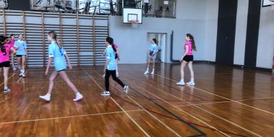 MISTRZOSTWA KALISZA W KOSZYKÓWCE DZIEWCZĄT W RAMACH IMS