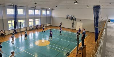 Mistrzowie Kalisza w piłce siatkowej chłopców w ramach Igrzysk Młodziezy Szkolnej.