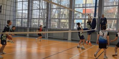 Mistrzowie Kalisza w piłce siatkowej chłopców w ramach Igrzysk Młodziezy Szkolnej.