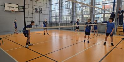 Mistrzowie Kalisza w piłce siatkowej chłopców w ramach Igrzysk Młodziezy Szkolnej.