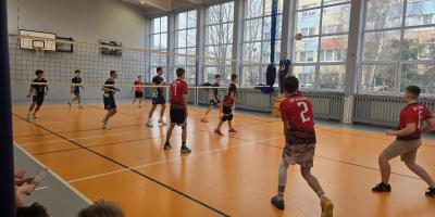 Mistrzowie Kalisza w piłce siatkowej chłopców w ramach Igrzysk Młodziezy Szkolnej.