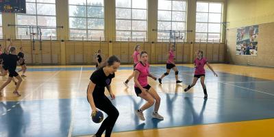 MISTRZYNIE KALISZA W PIŁCE RĘCZNEJ DZIEWCZĄT W RAMACH IGRZYSK MŁODZIEŻY SZKOLNEJ