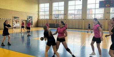 MISTRZYNIE KALISZA W PIŁCE RĘCZNEJ DZIEWCZĄT W RAMACH IGRZYSK MŁODZIEŻY SZKOLNEJ