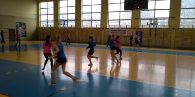 PIŁKA RĘCZNA DZIEWCZĄT