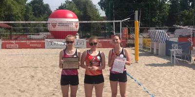 FINAŁ WOJEWÓDZKI W PLAŻOWEJ PIŁCE SIATKOWEJ DZIEWCZĄT