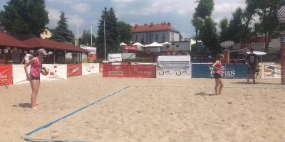 FINAŁ WOJEWÓDZKI W PLAŻOWEJ PIŁCE SIATKOWEJ DZIEWCZĄT