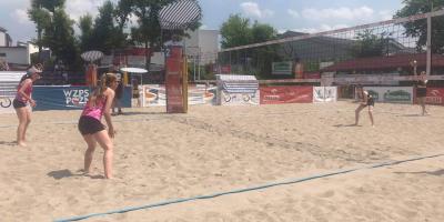 FINAŁ WOJEWÓDZKI W PLAŻOWEJ PIŁCE SIATKOWEJ DZIEWCZĄT