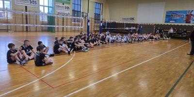 PÓŁFINAŁ WOJEWÓDZKI MINI SIATKÓWKI "3" CHŁOPCÓW O PUCHAR KINDER JOY OF MOVING