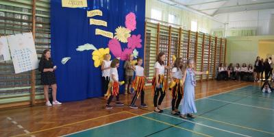 Roztańczony Dzień Nauczyciela w klasach 4 – 6