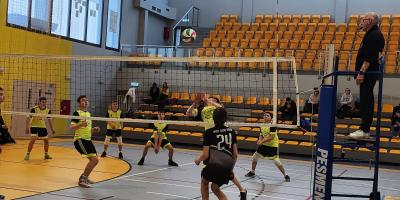 SIATKARZE MISTRZAMI REJONU