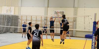 SIATKARZE MISTRZAMI REJONU