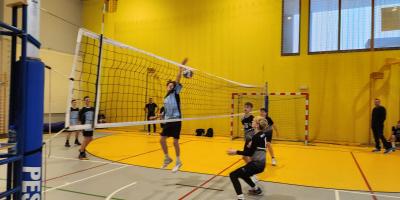 SIATKARZE MISTRZAMI REJONU