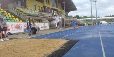 SZKOLNE ZAWODY LEKKOATLETYCZNE