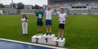 SZKOLNE ZAWODY LEKKOATLETYCZNE