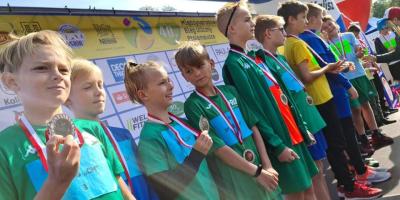 SZTAFETOWE BIEGI PRZEŁAJOWE