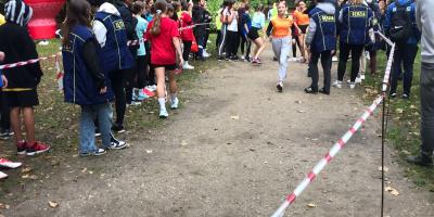 SZTAFETOWE BIEGI PRZEŁAJOWE