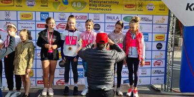 SZTAFETOWE BIEGI PRZEŁAJOWE