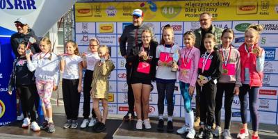 SZTAFETOWE BIEGI PRZEŁAJOWE