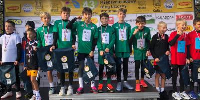 SZTAFETOWE BIEGI PRZEŁAJOWE