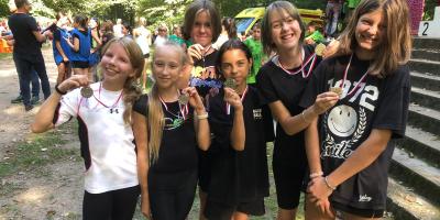 SZTAFETOWE BIEGI PRZEŁAJOWE