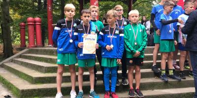 SZTAFETOWE BIEGI PRZEŁAJOWE