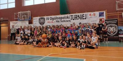 TOWARZYSKI TURNIEJ MINI PIŁKI SIATKOWEJ